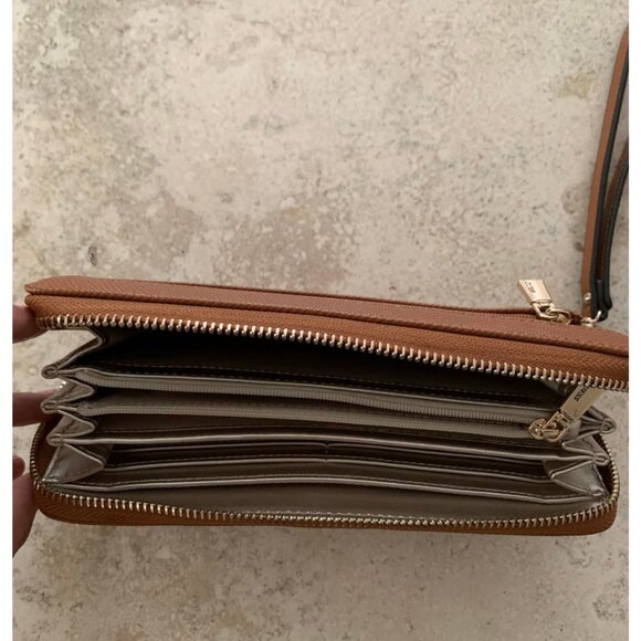 New Guess Women's Laurel Zipper Wallet - Large Wristlet Clutch - Brown - Picture 2 of 8